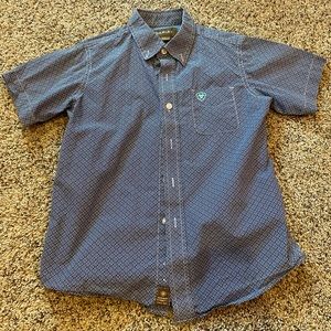 Like new short sleeve shirt. Wore once to  a wedding.